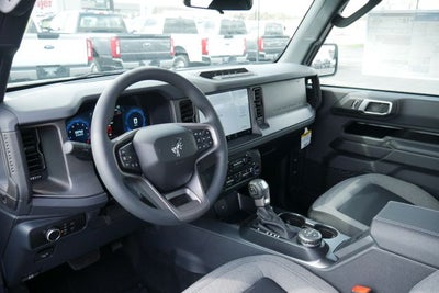 2026 Ford Bronco Base w/Sasquatch Package
