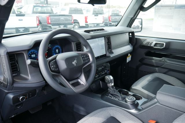 2026 Ford Bronco Base w/Sasquatch Package