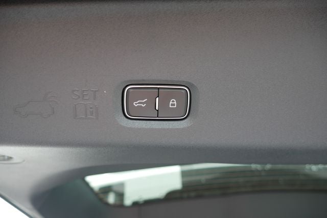 2027 Ford Expedition Platinum Stealth Package