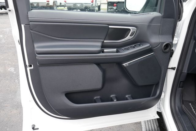 2027 Ford Expedition Platinum Stealth Package