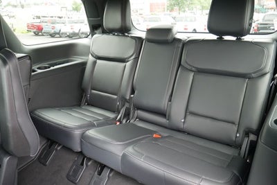 2027 Ford Expedition Platinum Stealth Package