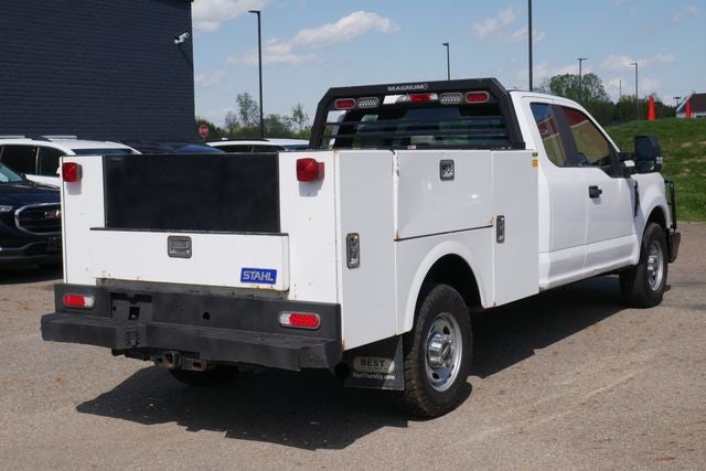 2022 Ford F-250SD XL w/Utility Bed