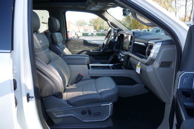 2027 Ford F-250SD Platinum Plus