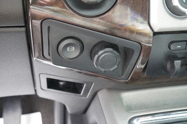 2016 Ford F-350SD Platinum w/Flatbed