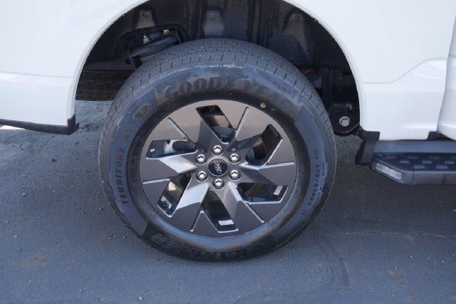 2023 Ford F-150 Lightning Lariat
