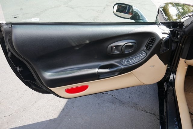 2001 Chevrolet Corvette Base