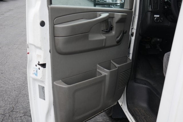 2014 Chevrolet Express 4500 Base Cutaway