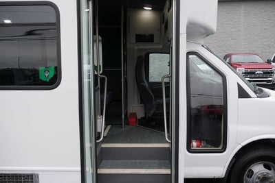 2014 Chevrolet Express 4500 Base Cutaway