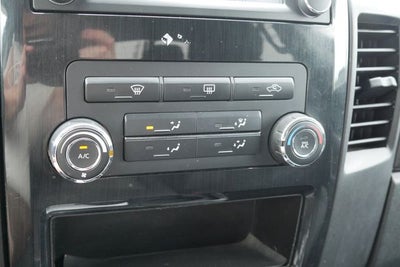2015 Nissan Titan SV
