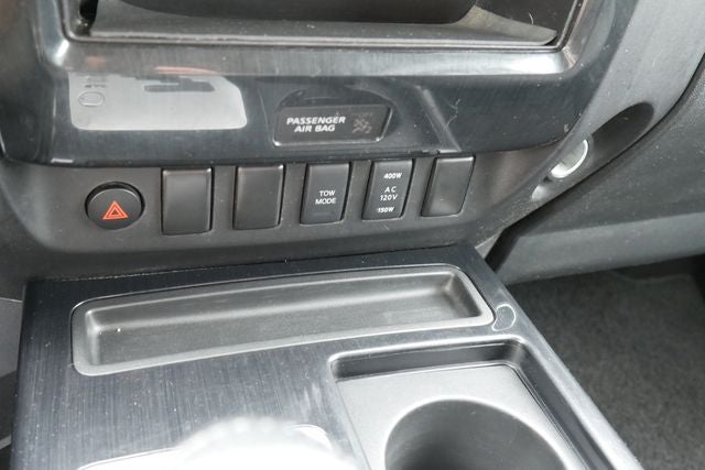 2015 Nissan Titan SV
