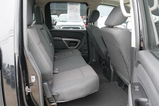 2015 Nissan Titan SV