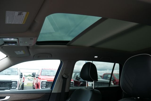 2025 Volkswagen Atlas 2.0T SEL Premium R-Line
