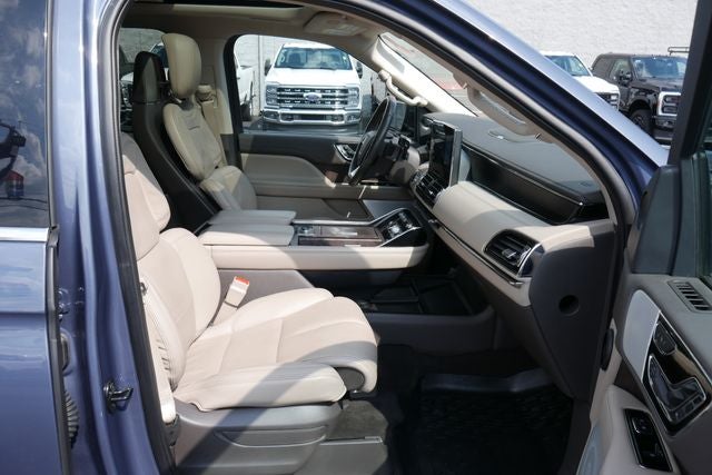 2022 Lincoln Navigator L Reserve