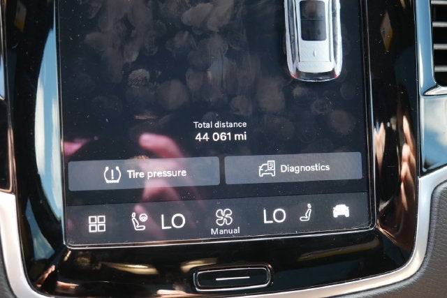 2024 Volvo XC90 B6 Plus Bright Theme