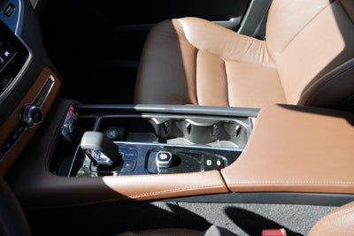 2024 Volvo XC90 B6 Plus Bright Theme