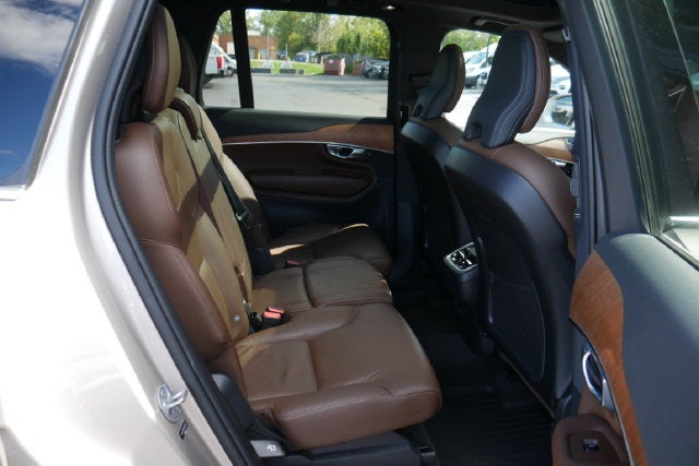 2024 Volvo XC90 B6 Plus Bright Theme